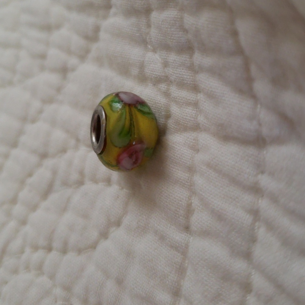 Beautiful Bead - Picture 2 of 2